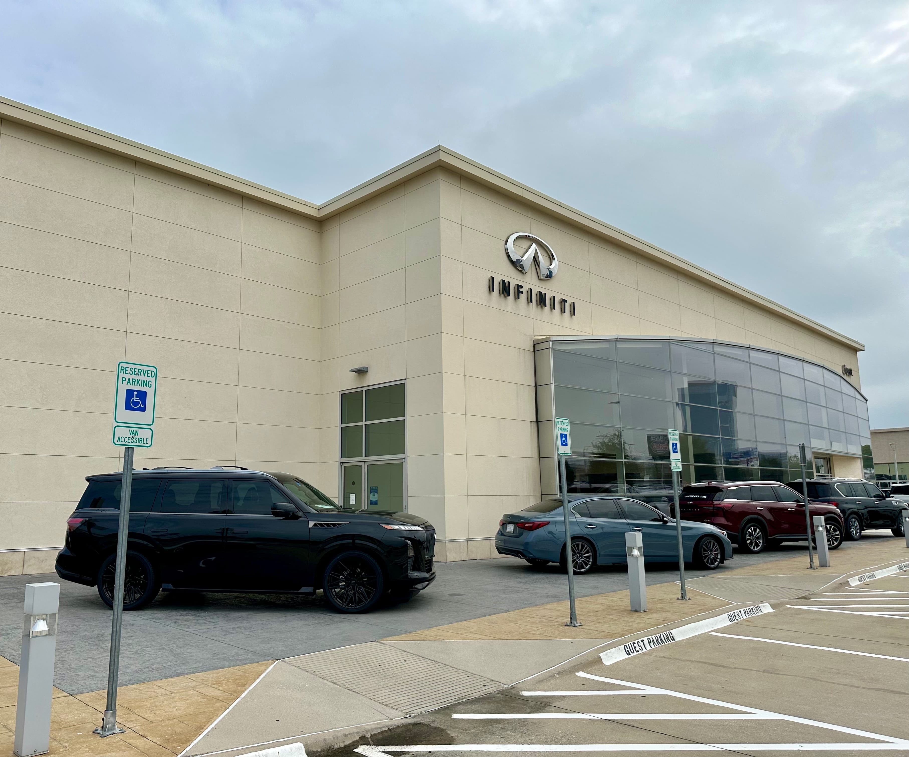 Crest INFINITI