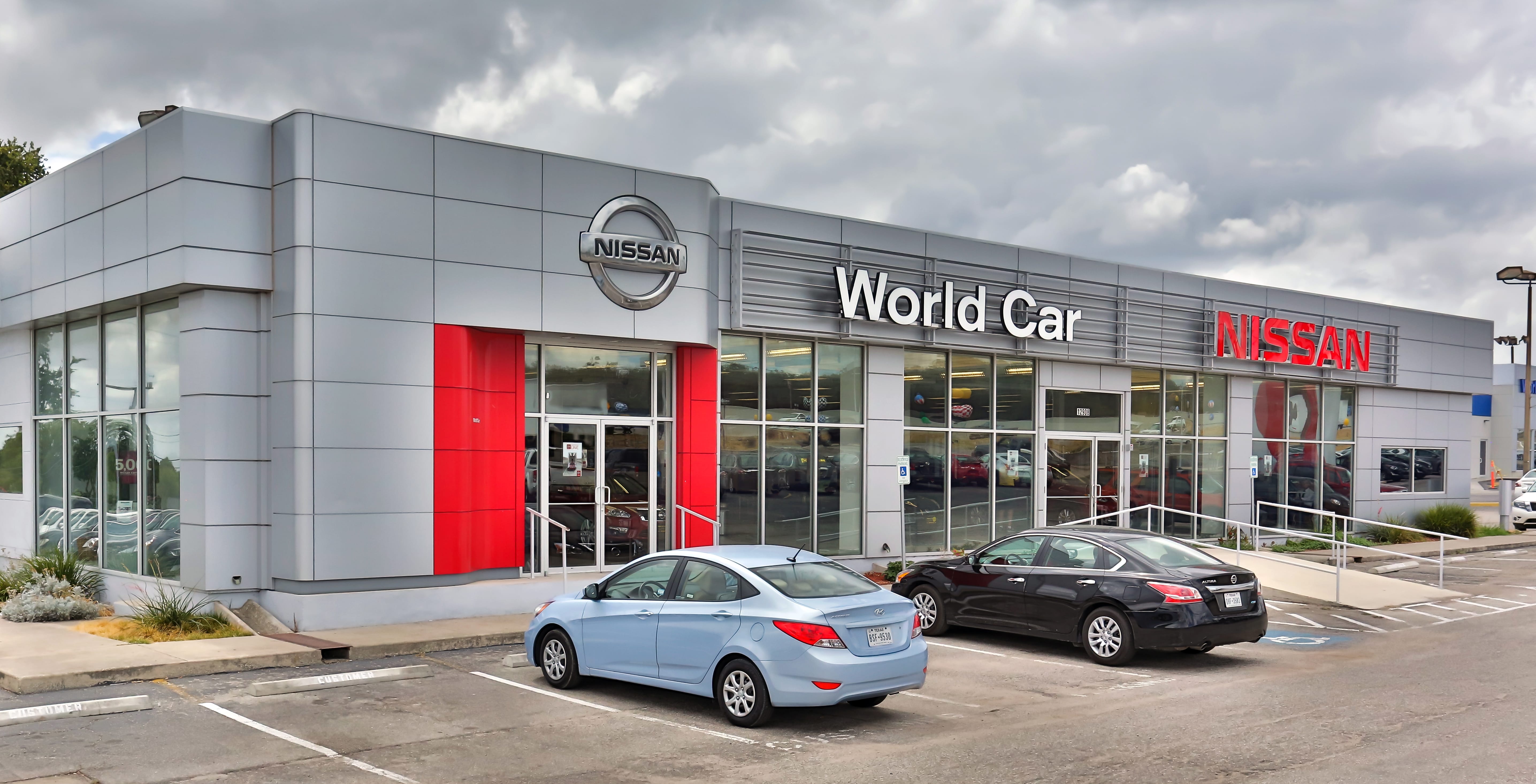 World Car Nissan Hyundai
