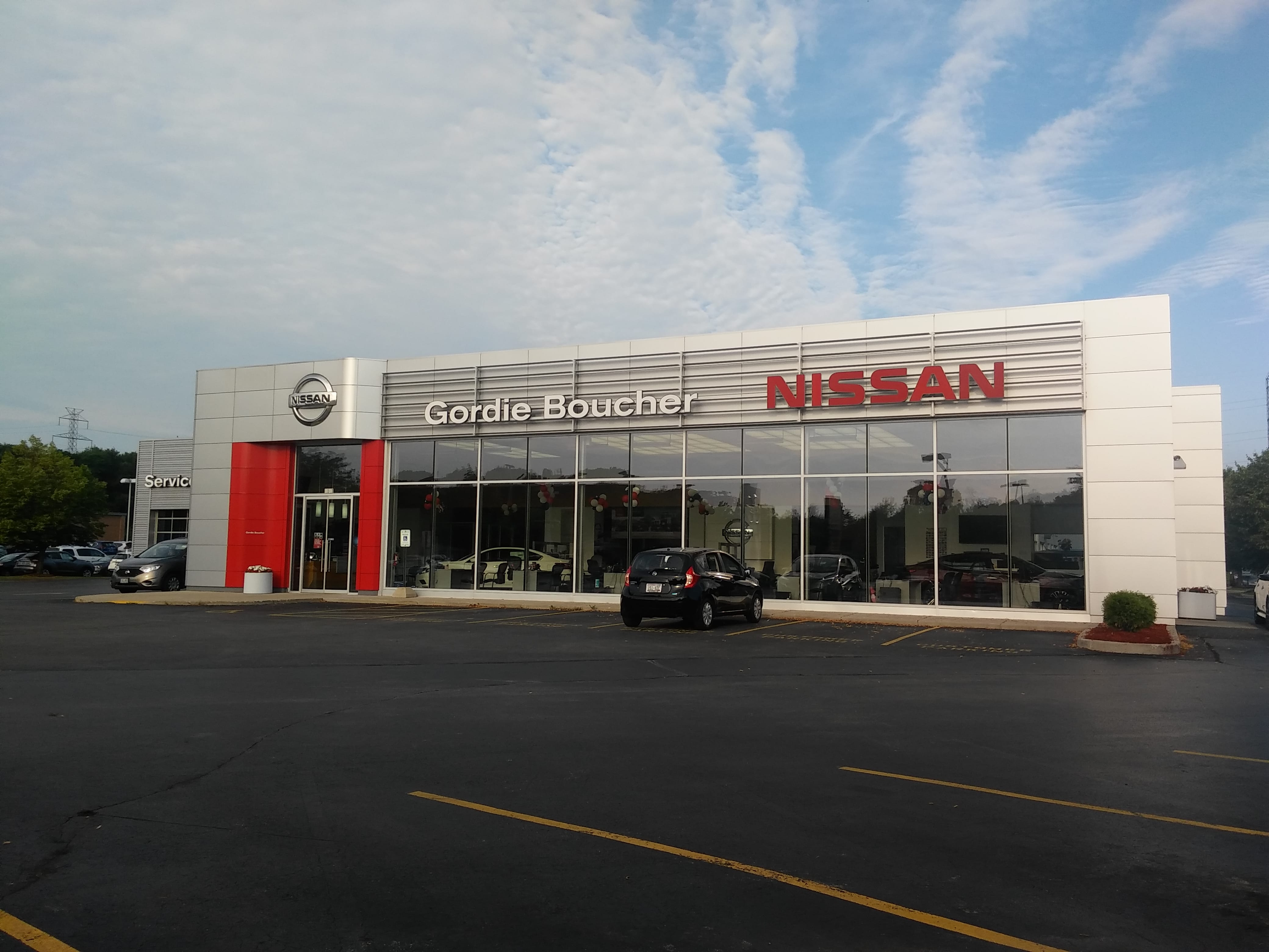 Gordie Boucher Nissan of Greenfield