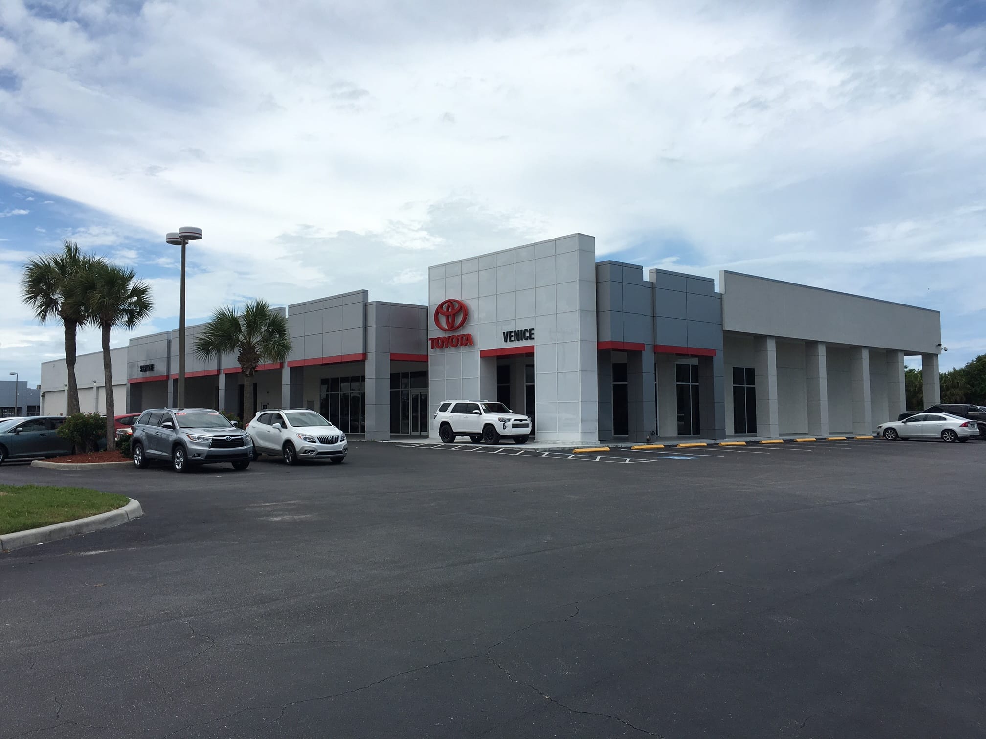 Venice Toyota (OPEN 7 DAYS)