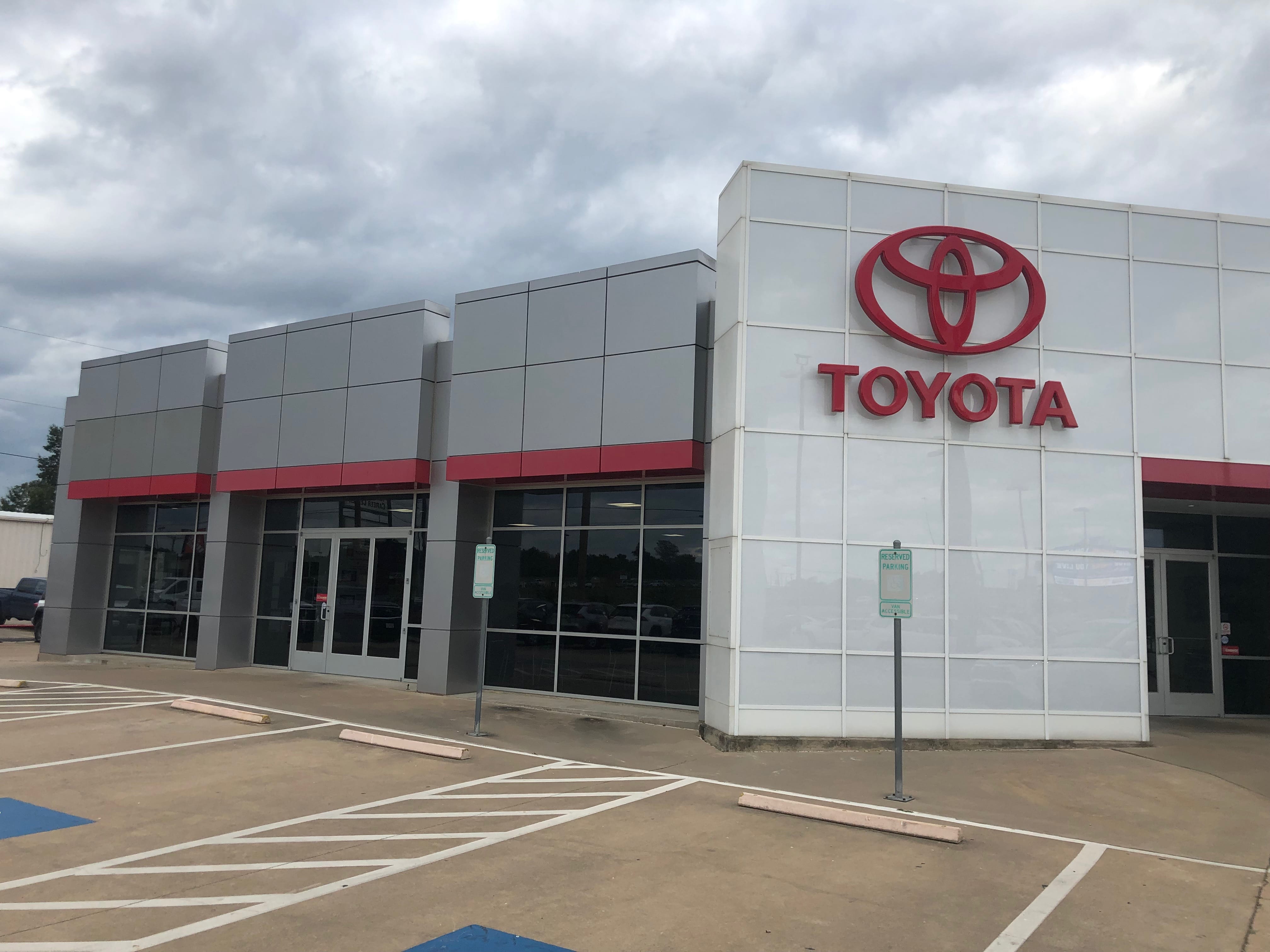 Toyota of Paris