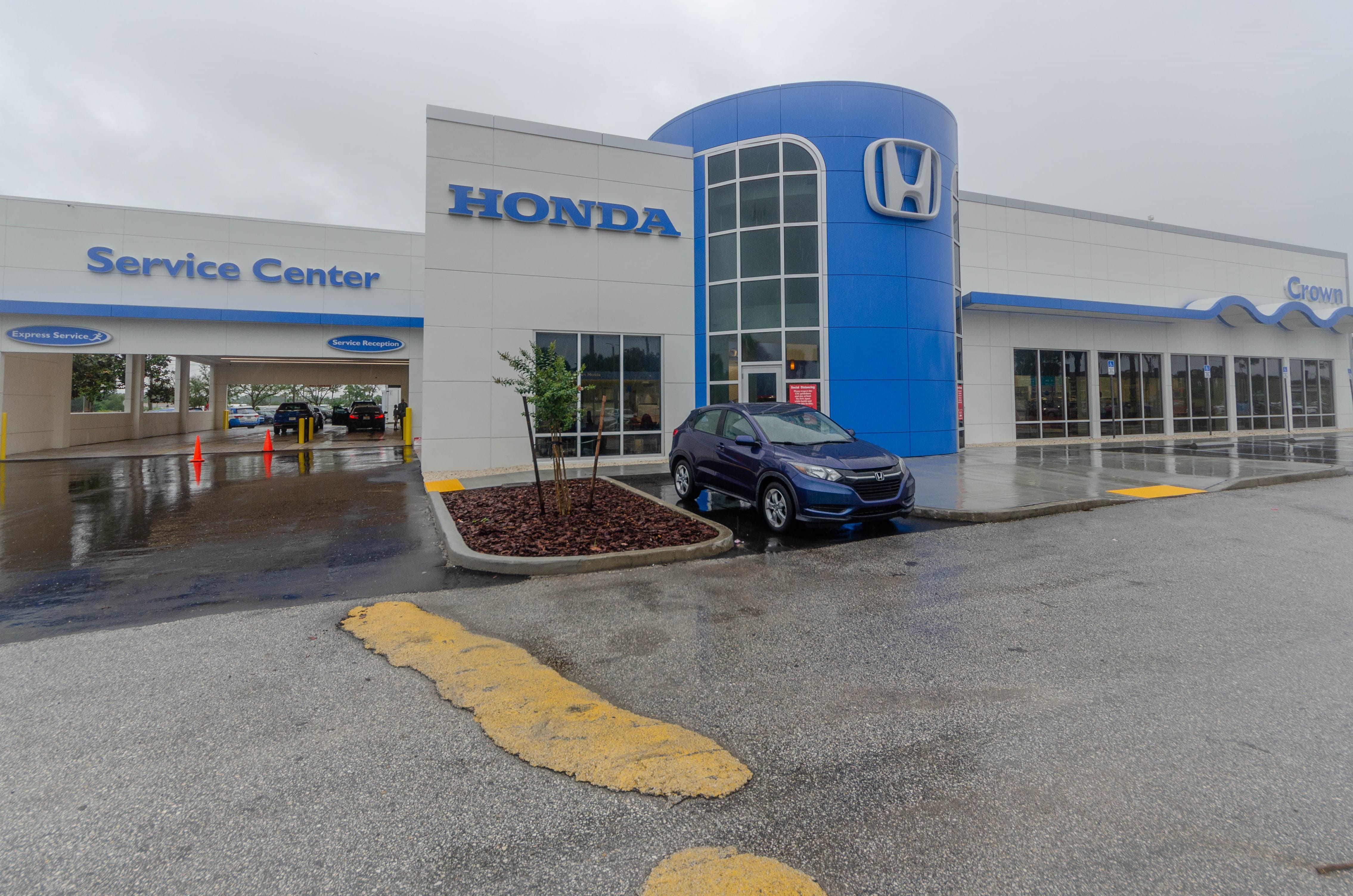 Crown Honda