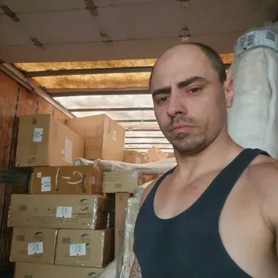 1 Man Army Moving