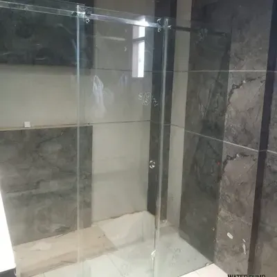 EZZY GLASS & INTERIORS LLC