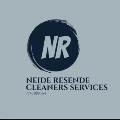 Neide Resende cleaning