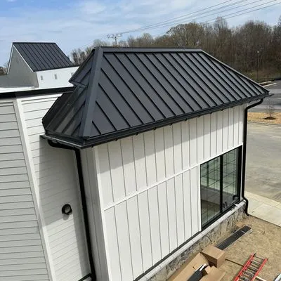 Sheet metal roofing, flat roof and sairin