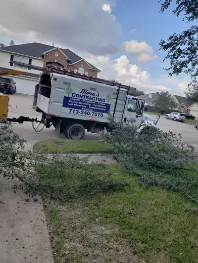 Mora’s Contracting