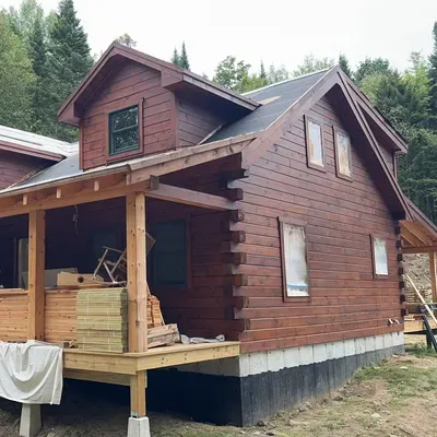 Héctor painting