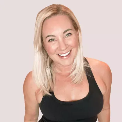 Anne Parker, Online Coach for Women Over 50 ?