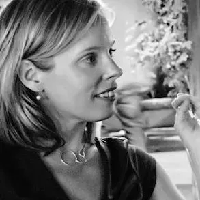 Dr. Lisa Leit