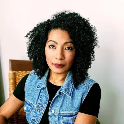 GiGi Hahl- NLP, Empowerment Coach & Public Speaker
