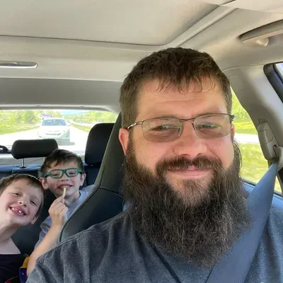 Bearded Willie Bees LLC