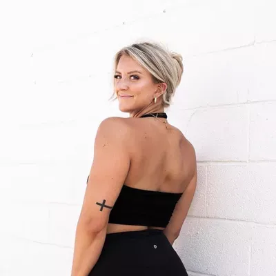 Coach Kaylin, Online Nutritionist + Strength Coach
