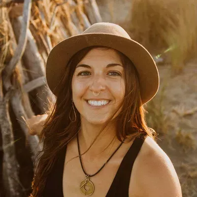 Lauryn Lavandula: Spiritual & Somatic Mentoring