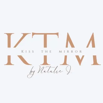 Kiss the  Mirror