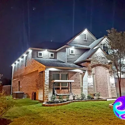 M&R Remodeling/Maddy’sChristmas/soffit lighting