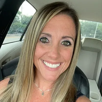 Holly White - Mobile Notary Service