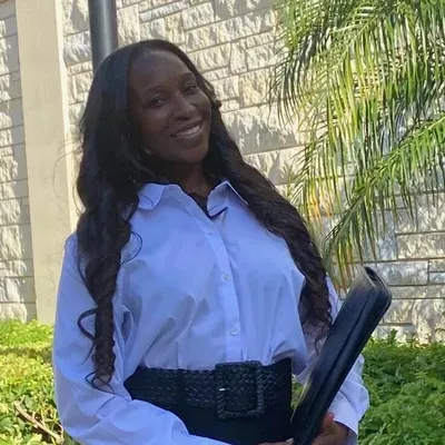 Naomi The Notary