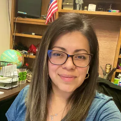Notary Public- Esther Hernández