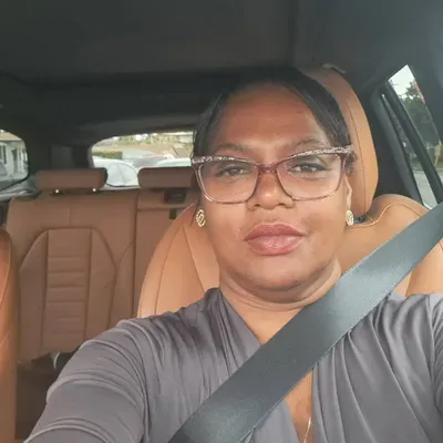 Notary Public Annette Young