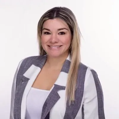 Notary Natalie Gonzalez