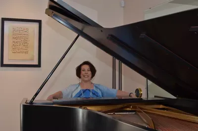 Jennifer Jolls, Pianist
