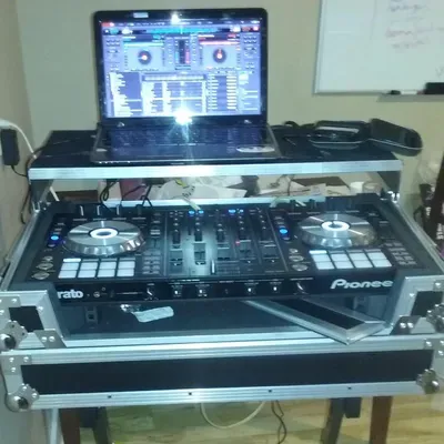 Jahlove Music Entertainment