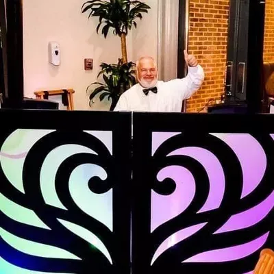 DJ Neal (FL/GA/SC---TRAVEL ANYWHERE!)