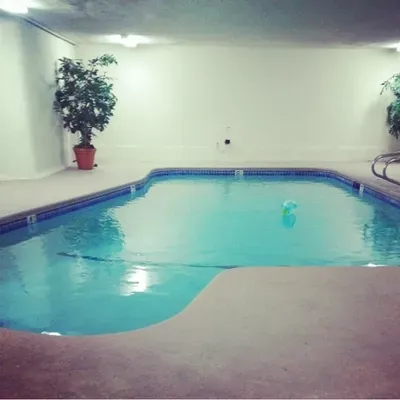 Valencia Pools