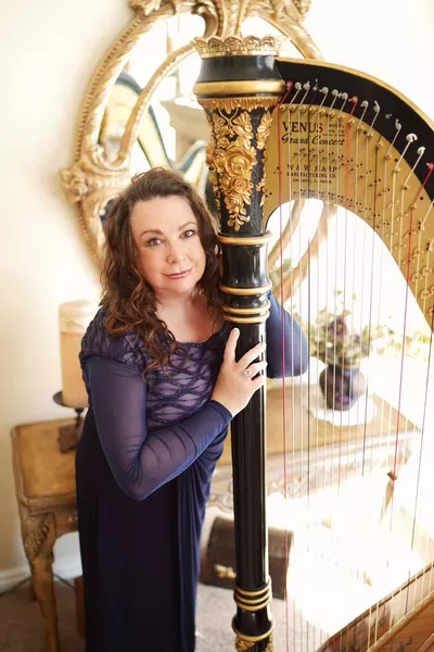Marika Lorayne, Harpist