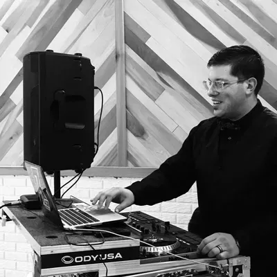 (DJ Simmerz) Simple Change Productions LLC.