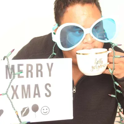 I HEART MOMO PHOTO BOOTH