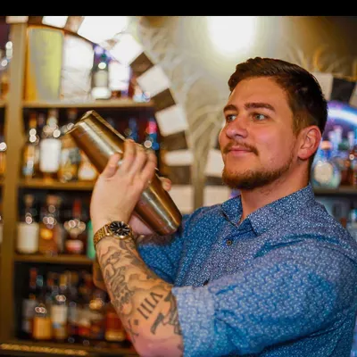 Mix It Up Bartending