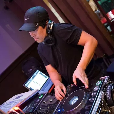 ? Columbus Wedding DJ Tom