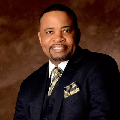 Rev. Kenneth Smith (Wedding Officiant / Notary)