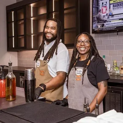 Free Pour Mobile Bar Experience