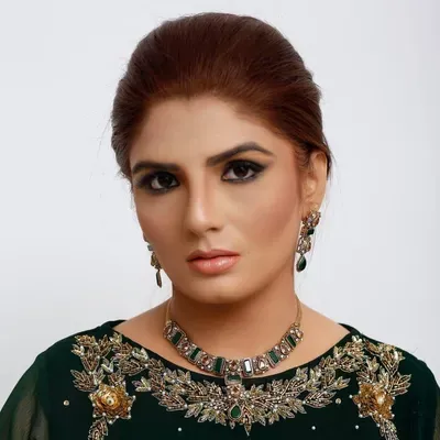 Makeup artist & hair stylist by KHDH studio