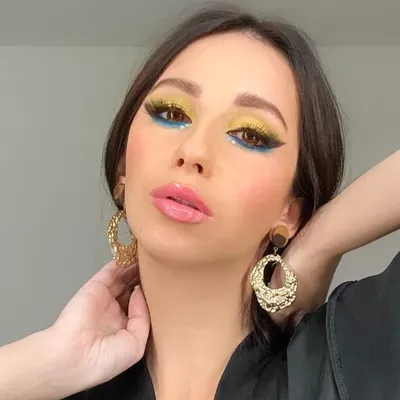 Olia makeup
