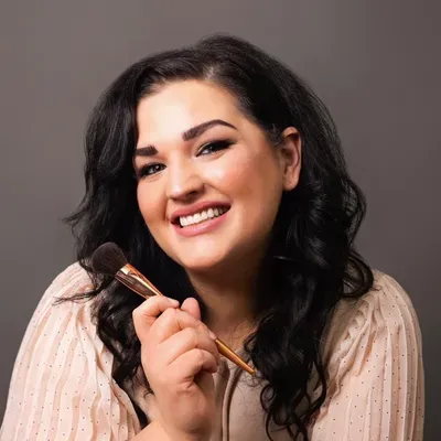 Kelly Ella Makeup