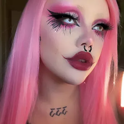 Paige lees makeup