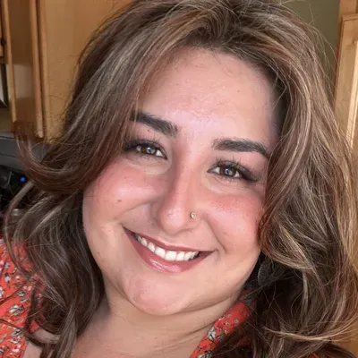 Elvia, Bilingual Wedding Officiant