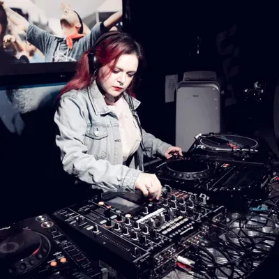 DJ Vee Shax