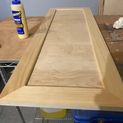 Arya Cabinet and Decor