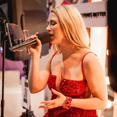 Katie Irene sings