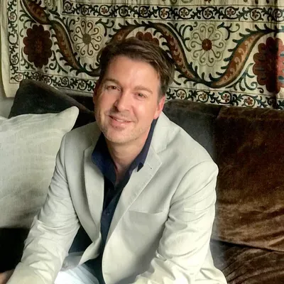 Andrew J Van Etten