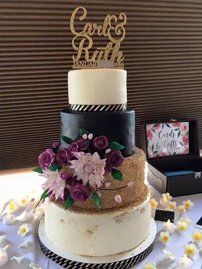 Petite Lei Cakes