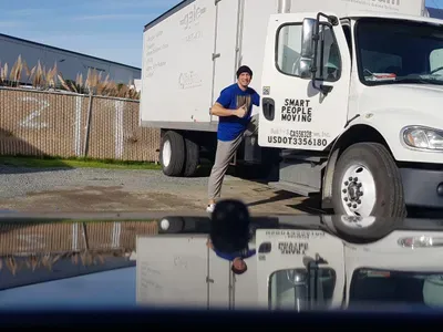 Smart People Moving