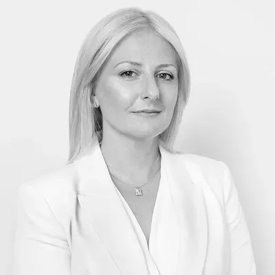 PAULINA PETKOSKI: Stylist & Fashion Consultant