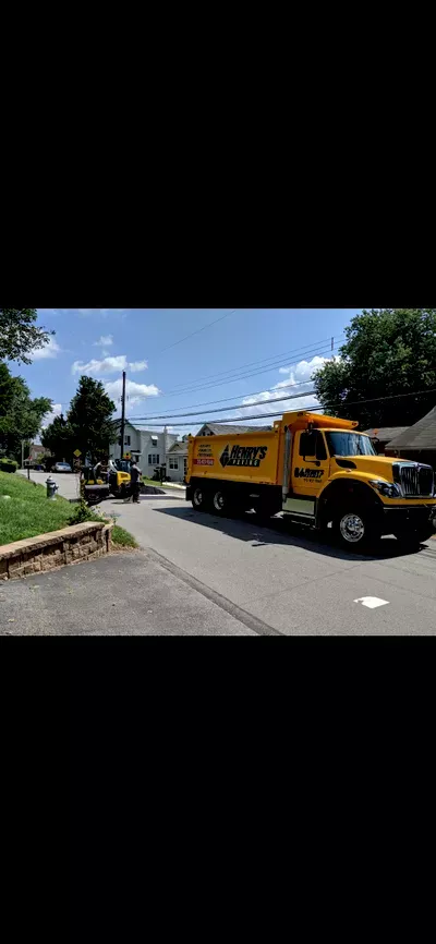 Henry'sPaving