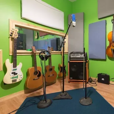 Giraffe studio